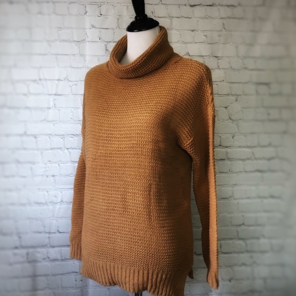 Cozy Gold Turtleneck Sweater - Picture 5 of 7